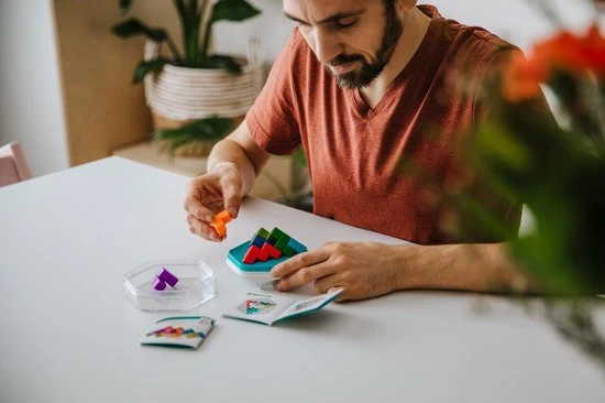 SmartGames - Zig Zag Puzzler - 80 Opdrachten - 3D Puzzel - Ruimtelijk Inzicht - Afbeelding 4